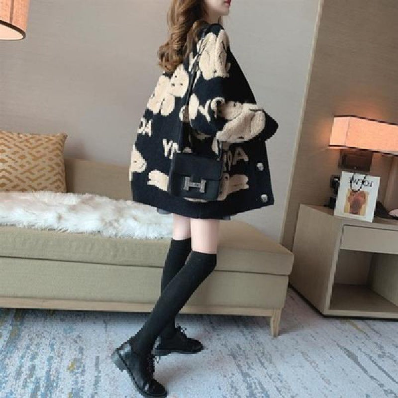 Damen Grobstrickjacke mit verspieltem Motiv und komfortablem Schnitt Stilzeits