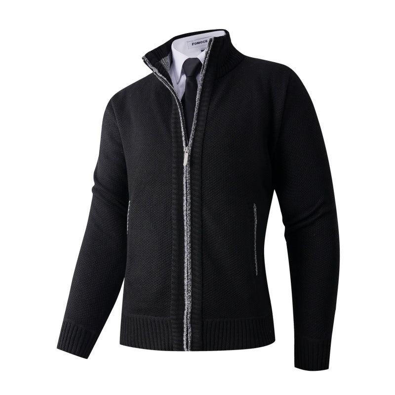 Herren stylische Strickjacke mit hohem Kragen und praktischen Taschen Stilzeits