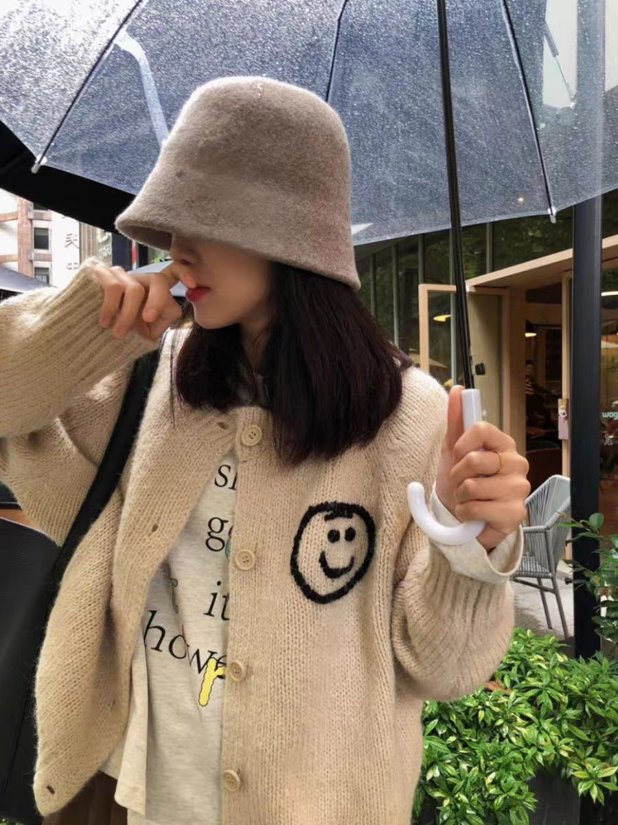 Damen gemütlicher Strickcardigan mit verspieltem Smiley-Motiv Stilzeits