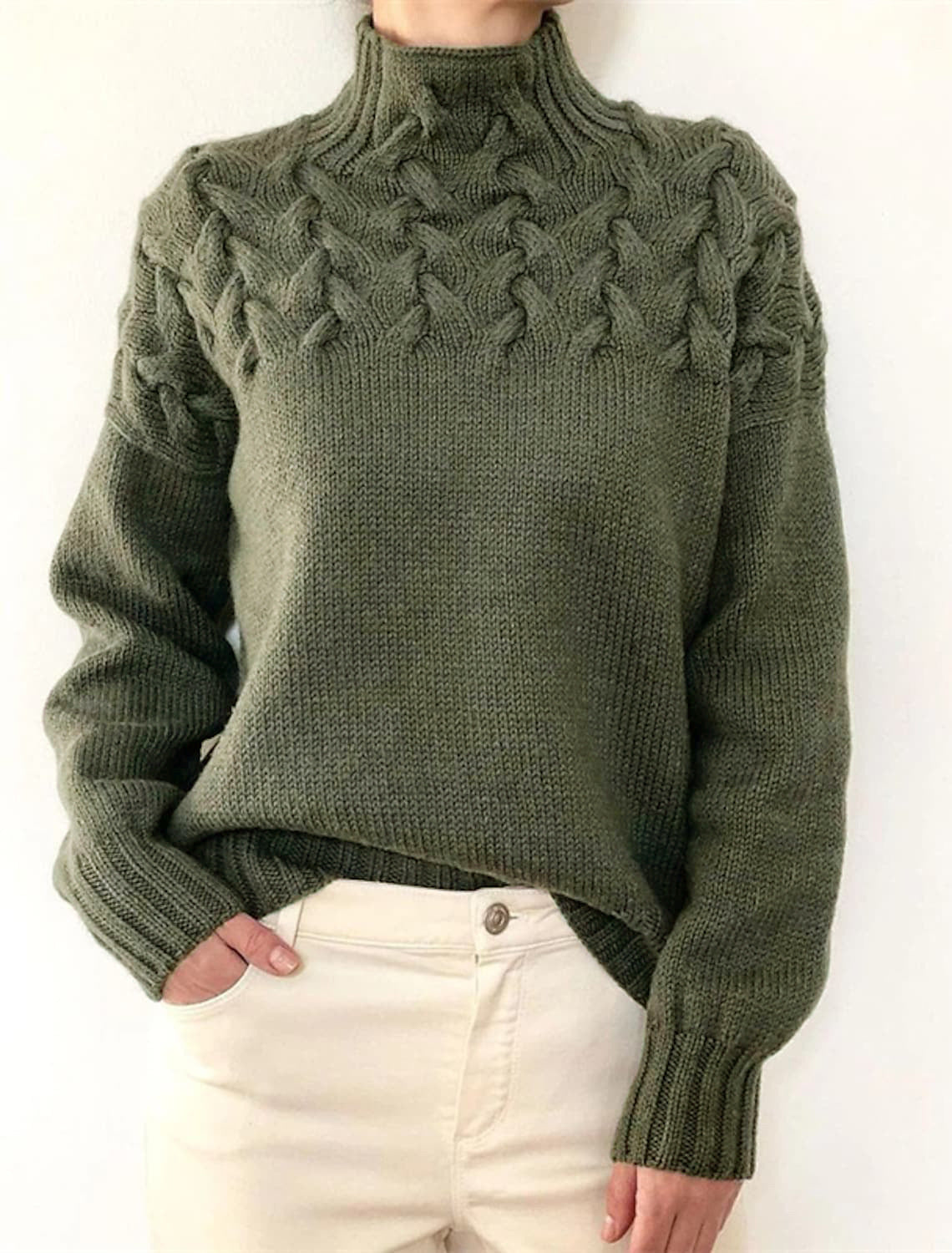 Damen Grobstrickpullover mit Stehkragen und Zopfmuster Stilzeits