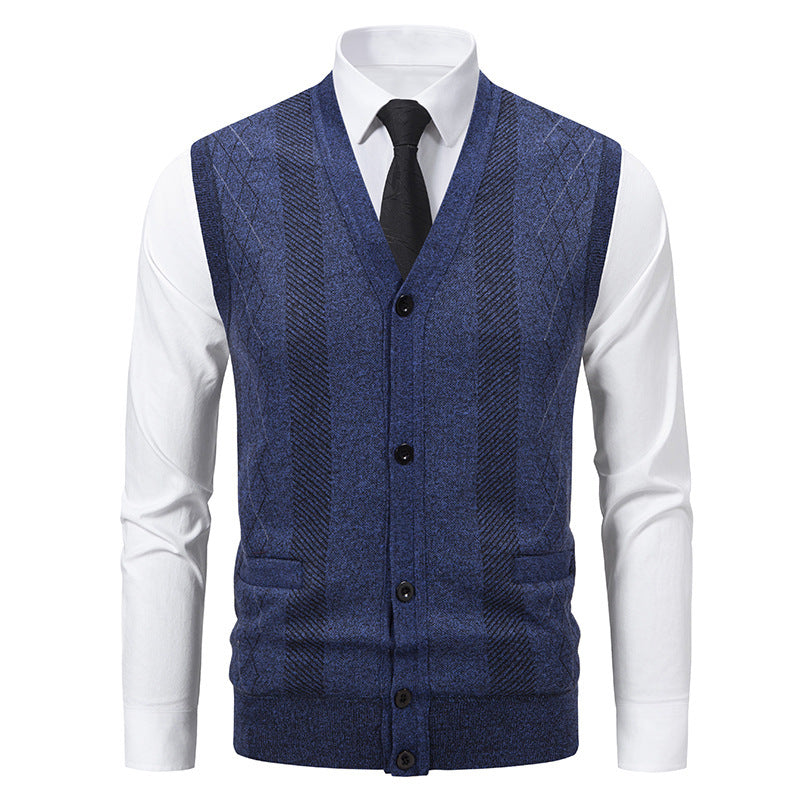 Herren Strickjacke mit klassischem V-Ausschnitt und feinem Zopfmuster Stilzeits