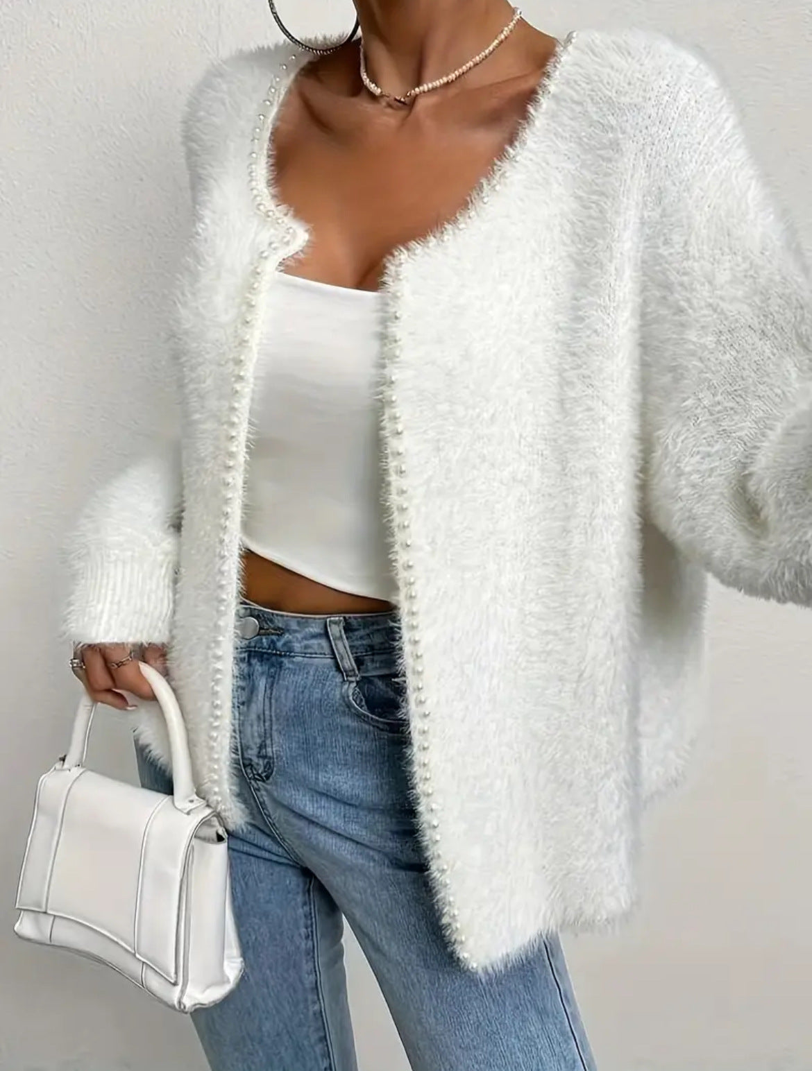 Damen Flauschiger Cardigan mit Perlknöpfen und lässigem Schnitt Stilzeits