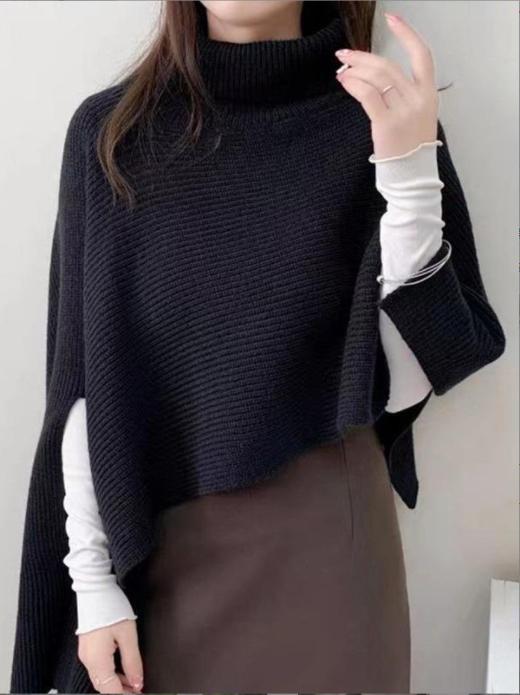 Damen Strickponcho mit hohem Kragen und asymmetrischem Schnitt Stilzeits