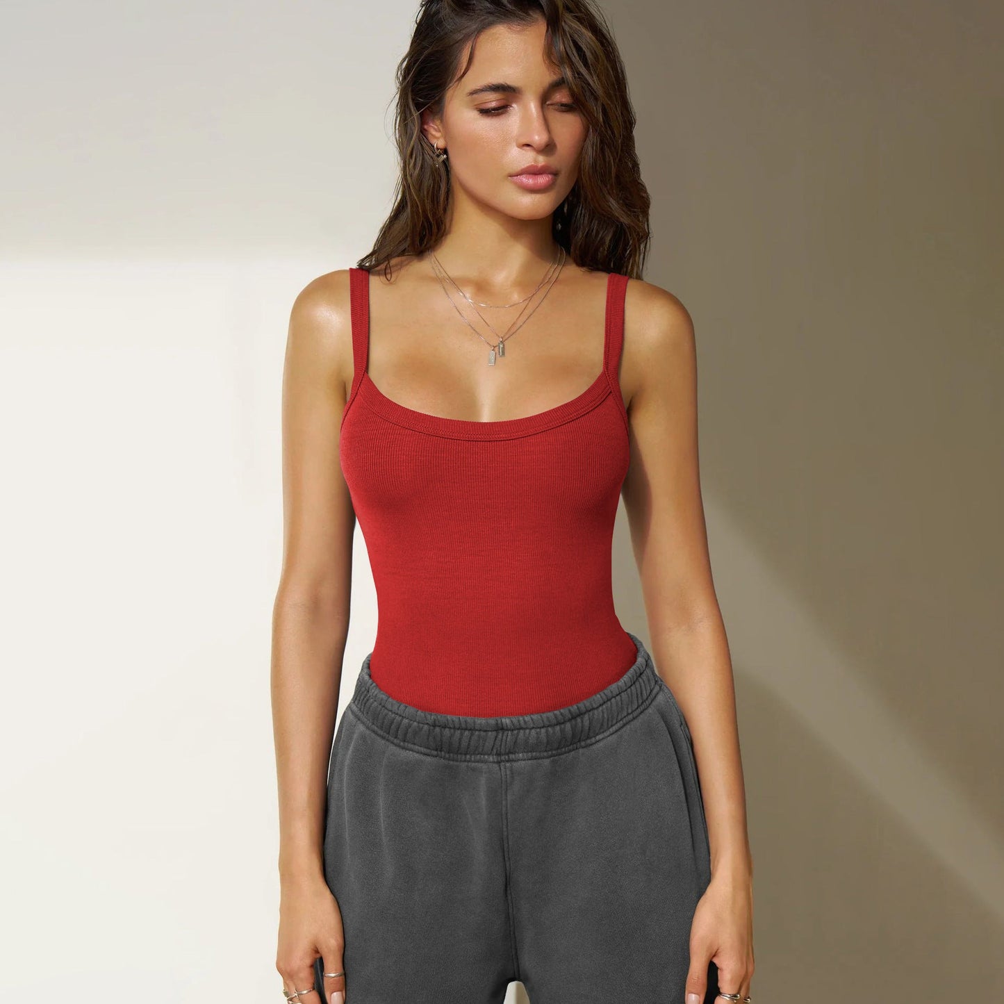 Damen Figurbetonter Body mit verstellbaren Spaghettiträgern Stilzeits