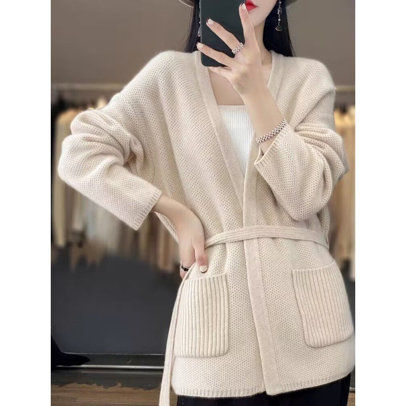 Damen bequeme Strickjacke mit Taillengürtel und Taschen Stilzeits