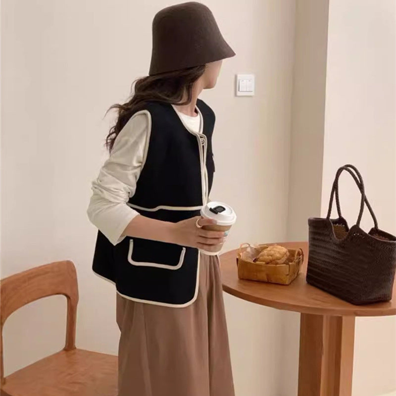 Damen Stilvolle Weste mit kontrastierenden Taschen und Knopfdetails Stilzeits