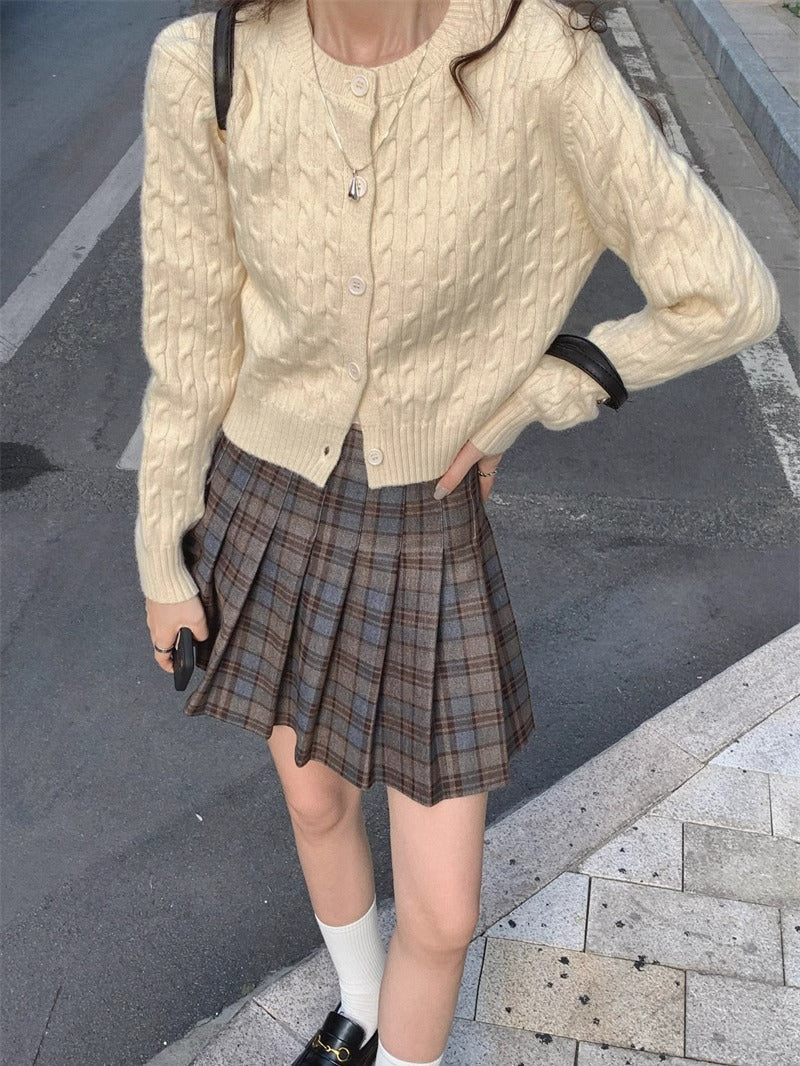 Damen gestrickte Bolerojacke mit Zopfstruktur Stilzeits