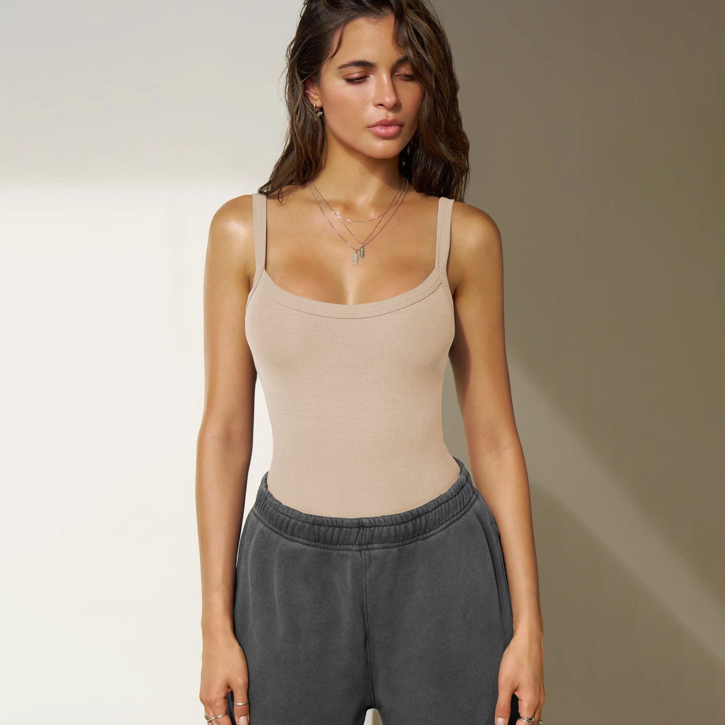 Damen Figurbetonter Body mit verstellbaren Spaghettiträgern Stilzeits