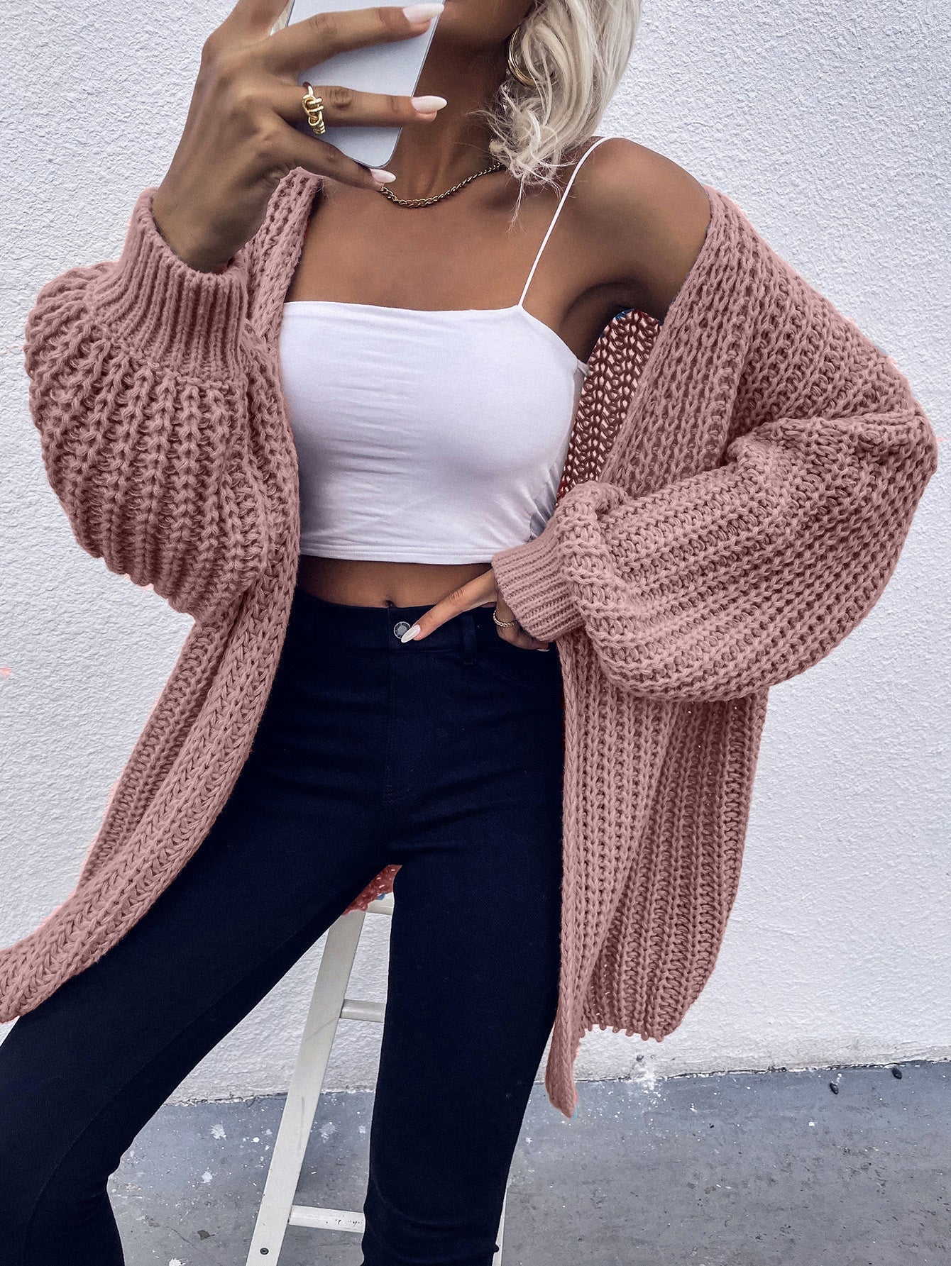 Damen Grobstrickjacke mit voluminösen Ärmeln und offener Front Stilzeits