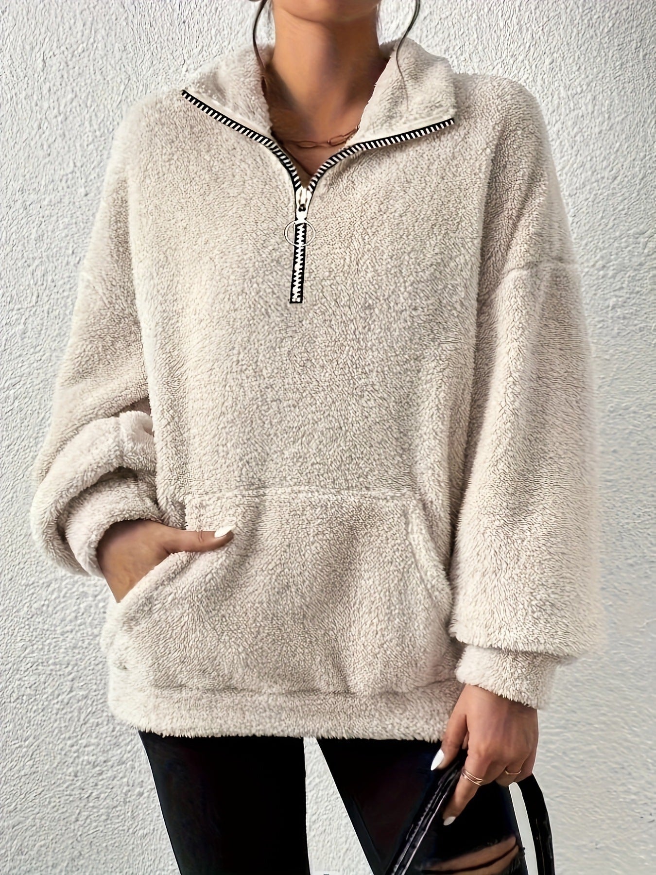 Damen kuscheliger Fleece-Pullover mit halbem Reißverschluss und Seitentaschen Stilzeits