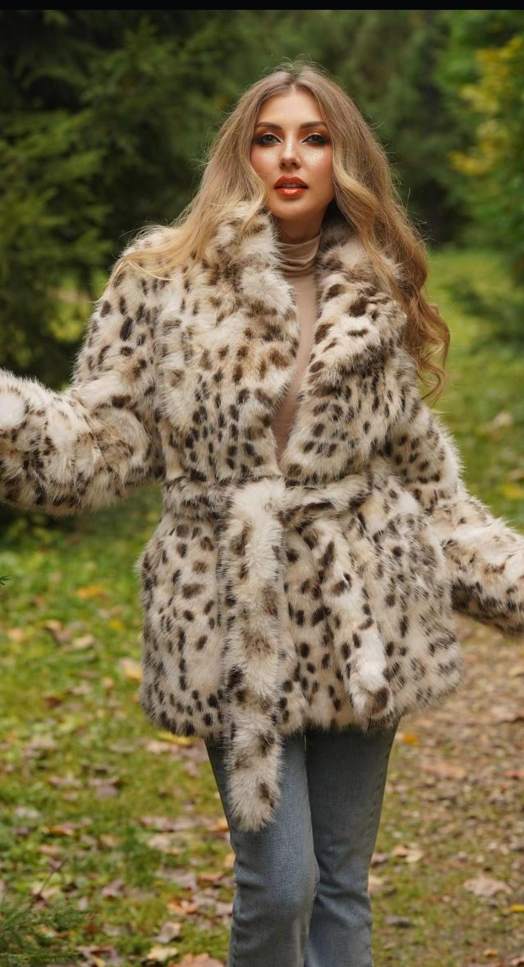 Damen eleganter Kunstpelzmantel mit Gürtel und Leopardenmuster Stilzeits