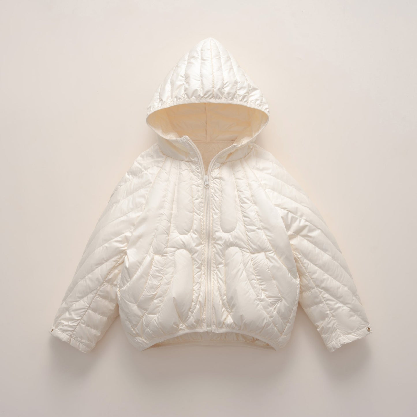 Damen gesteppte Jacke mit Kapuze und trendigem Design Stilzeits