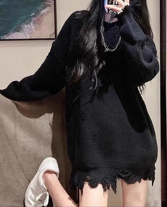 Damen Oversized Strickkleid mit fransigem Saum Stilzeits