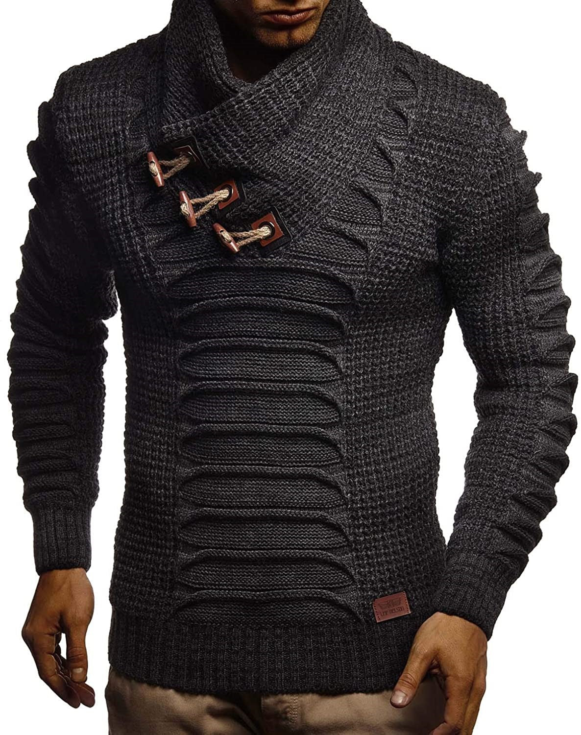 Herren Grobstrickpullover mit innovativem Schalkragen und rustikalem Design Stilzeits