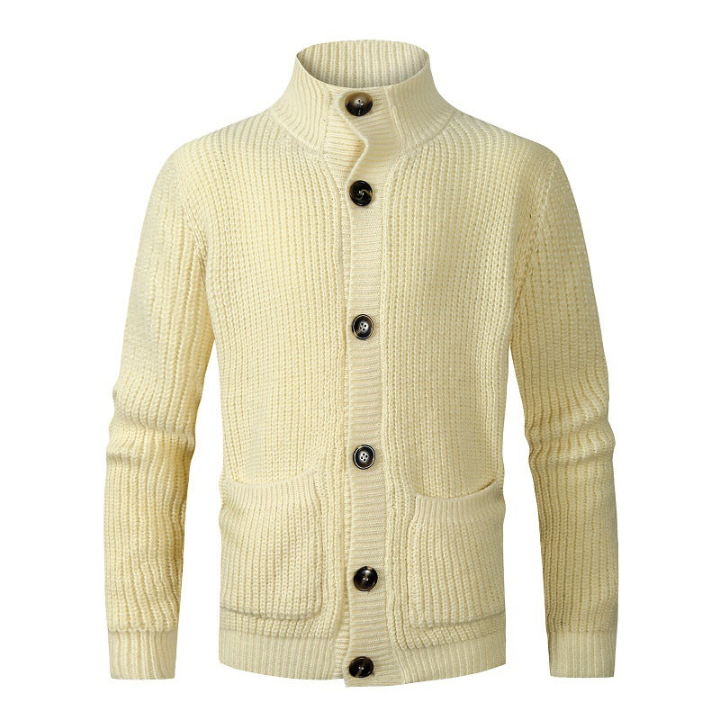 Herren modischer Strickcardigan mit hohem Kragen und Knopfdetails Stilzeits