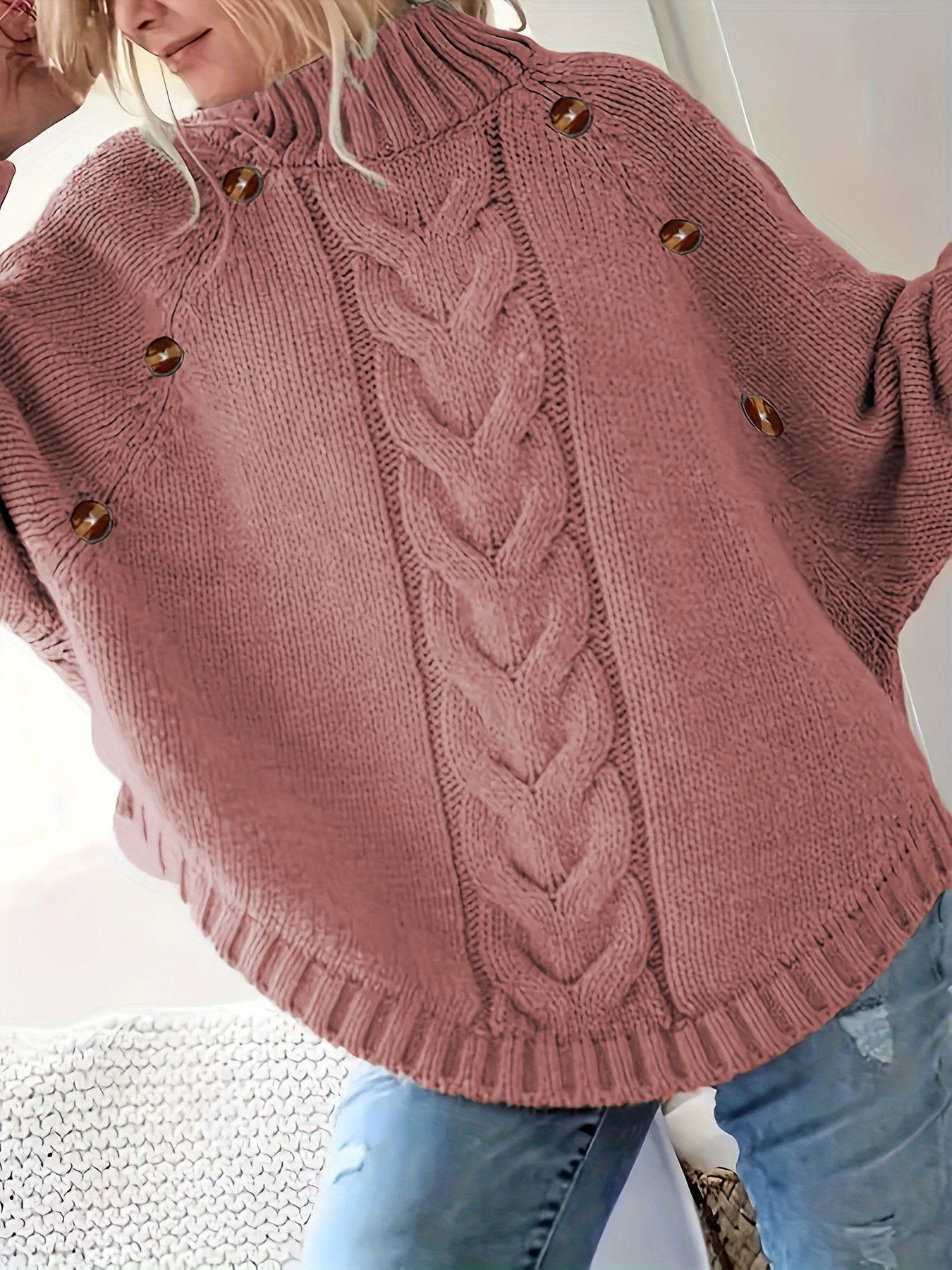Damen Oversized Strickpullover mit Hochkragen und dekorativen Knopfdetails Stilzeits