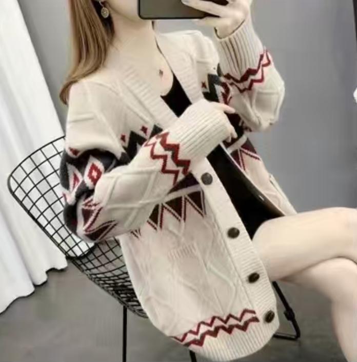 Damen Strickjacke mit modernem Zopf- und geometrischem Muster Stilzeits