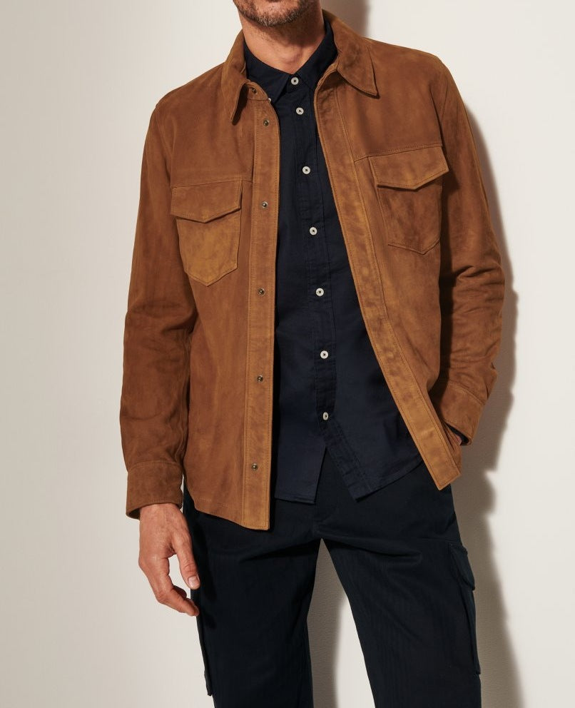 Herren Suede Jacke mit zwei aufgesetzten Taschen und modernem Schnitt Stilzeits