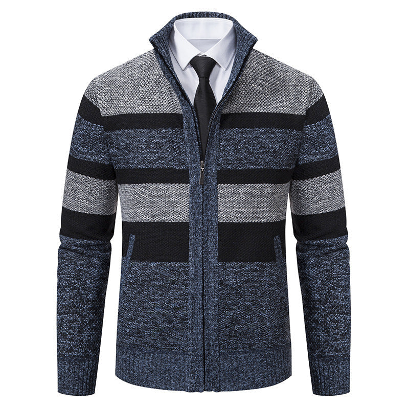 Herren modischer Strickjacke mit hohem Kragen und gestreiftem Design Stilzeits