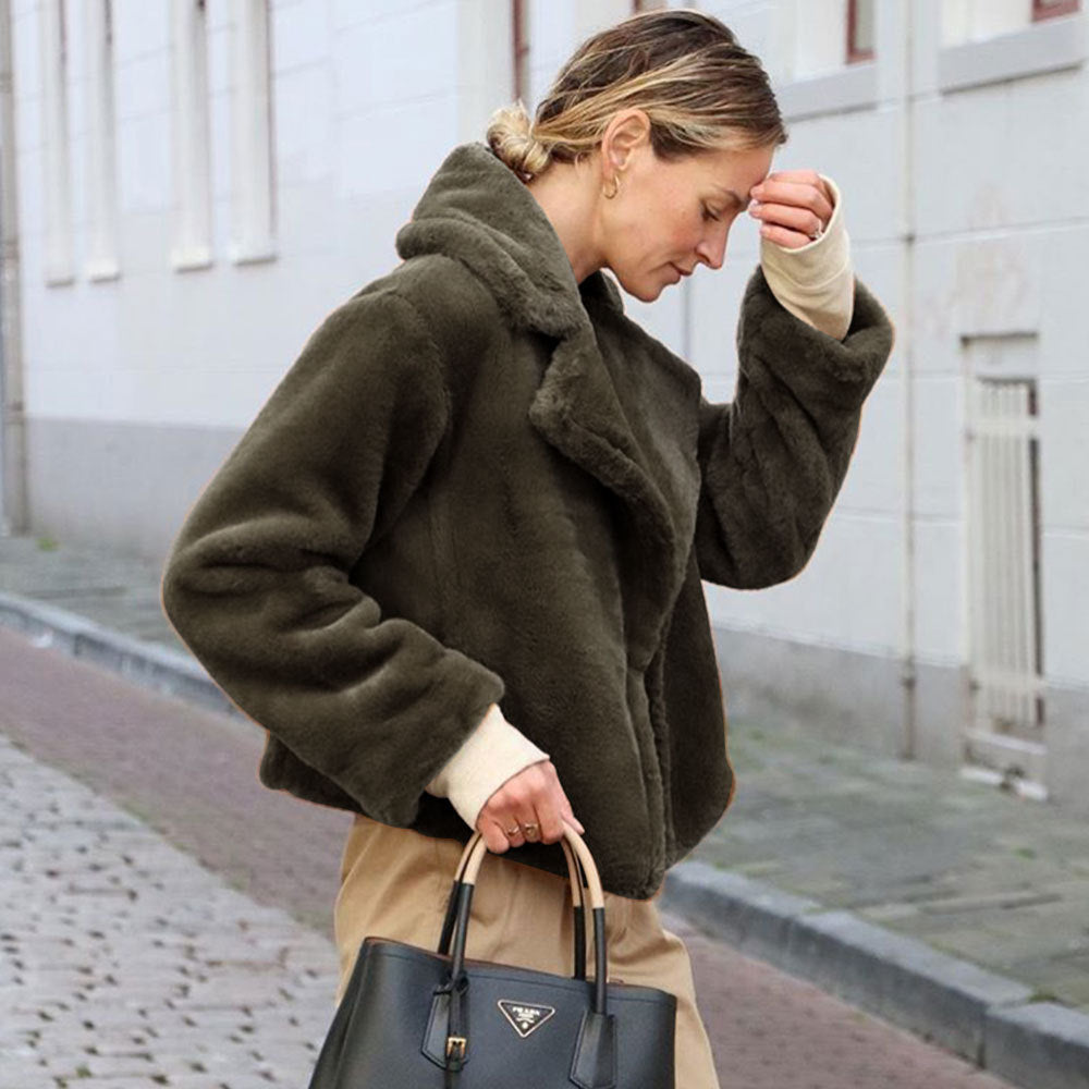 Damen Kuschelige Fleecejacke mit Reverskragen und Seitennaht Stilzeits