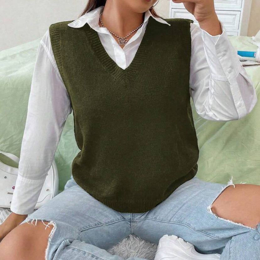 Damen Strickweste mit V-Ausschnitt und feinem Rippstrickmuster Stilzeits