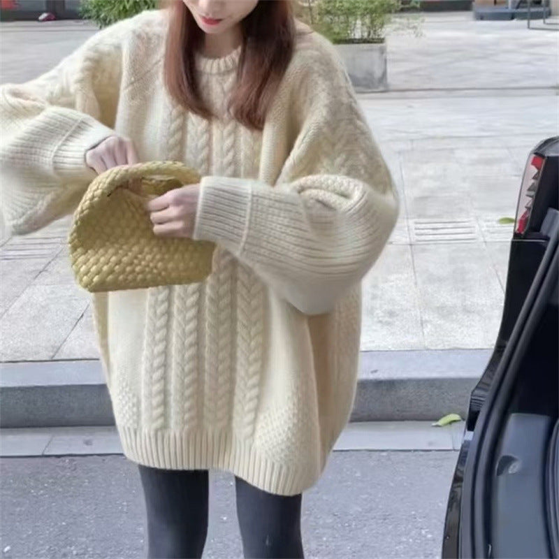 Damen Grobstrickpullover mit modischem Zopfmuster und überschnittenen Schultern Stilzeits