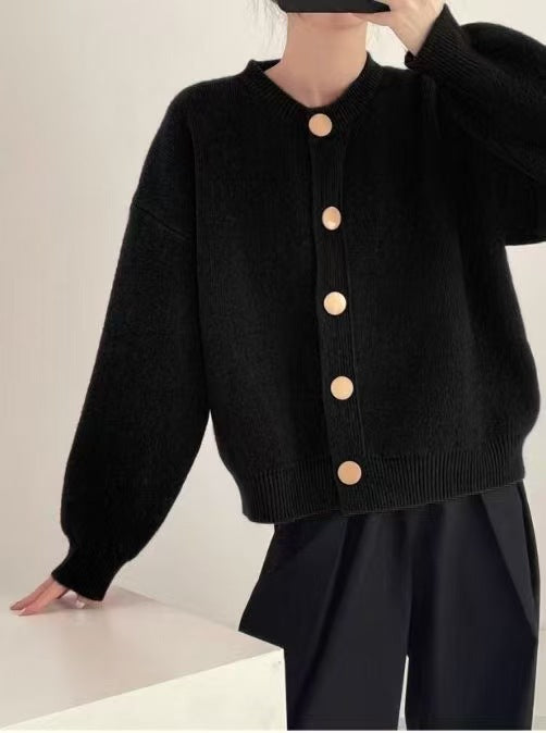 Damen Oversized Strickjacke mit großen Holzknöpfen und weitem Schnitt Stilzeits