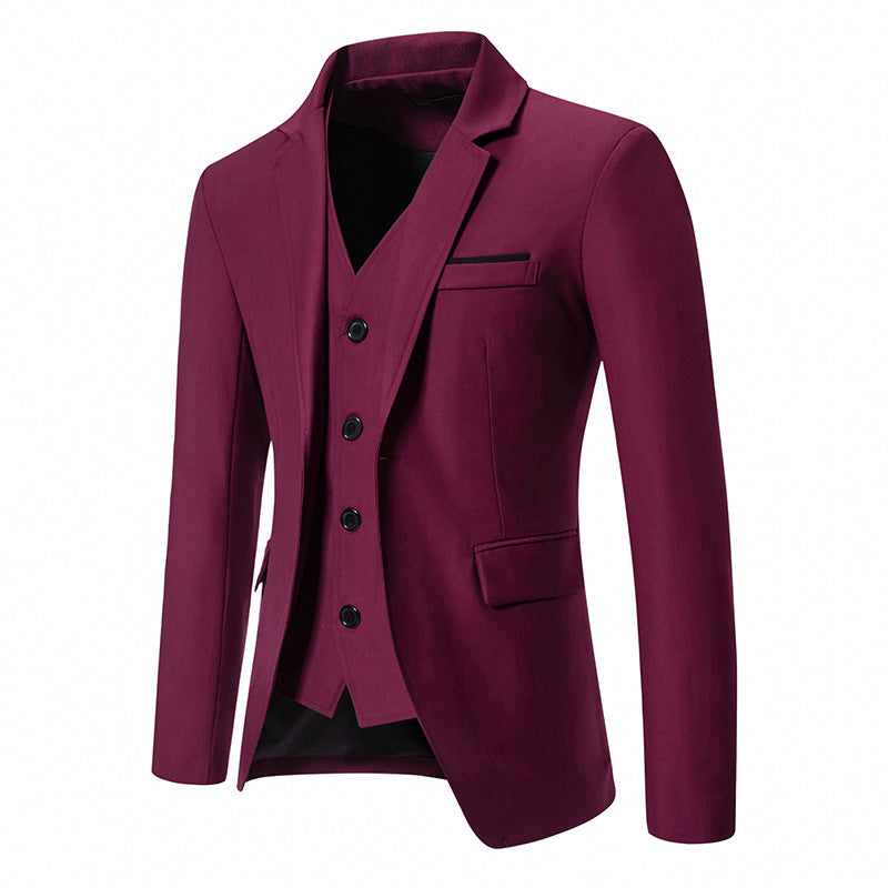Herren elegant ausgestattetes Anzugset mit Blazer, Weste und Hose Stilzeits