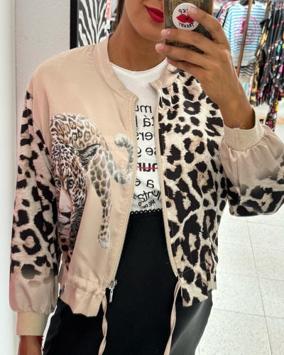 Damen entspannte Bomberjacke mit extravagantem Leoparden-Motiv Stilzeits