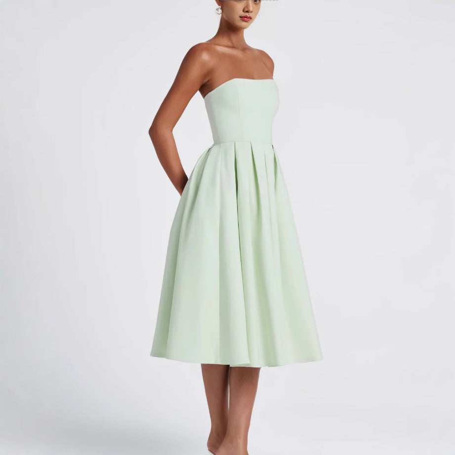 Damen Elegantes Midi-Kleid mit schwingendem Rock und raffiniertem Bandeau-Ausschnitt Stilzeits