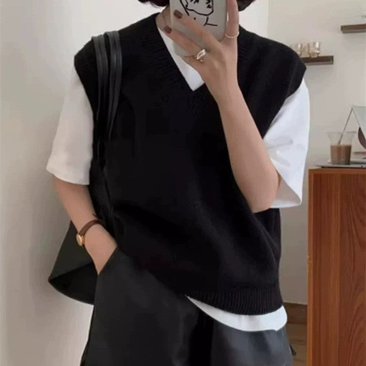 Damen Elegante Strickweste im Relaxed Fit mit V-Ausschnitt und feinen Details Stilzeits