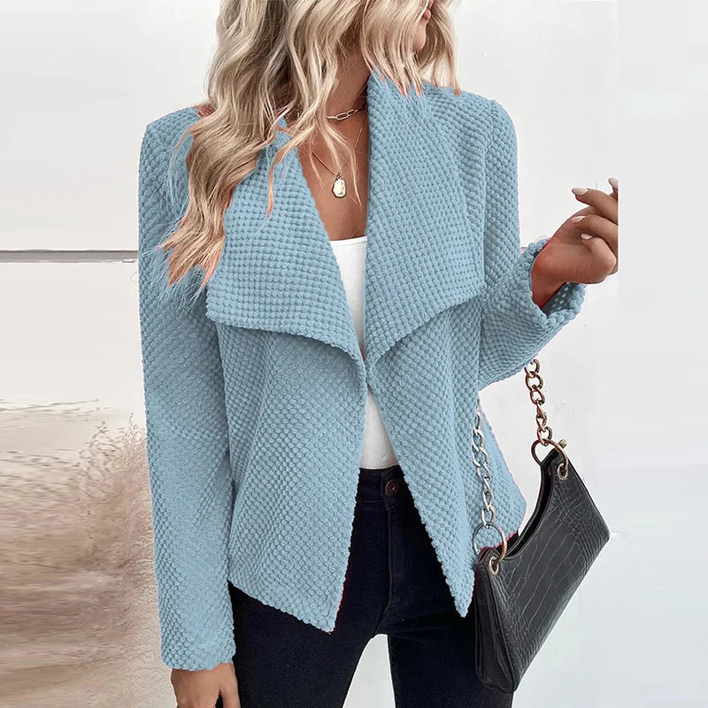 Schicker Damenmantel fürs Büro