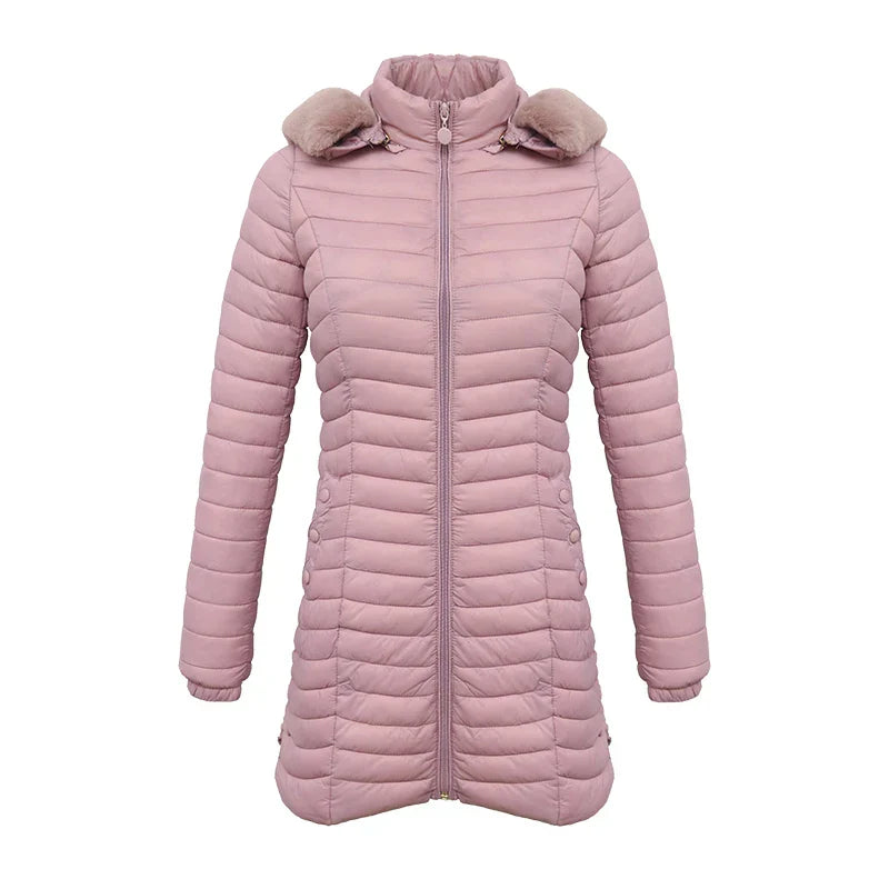 Stilzeits | Slim Fit Winter Puffer Jacke mit Pelzkapuze