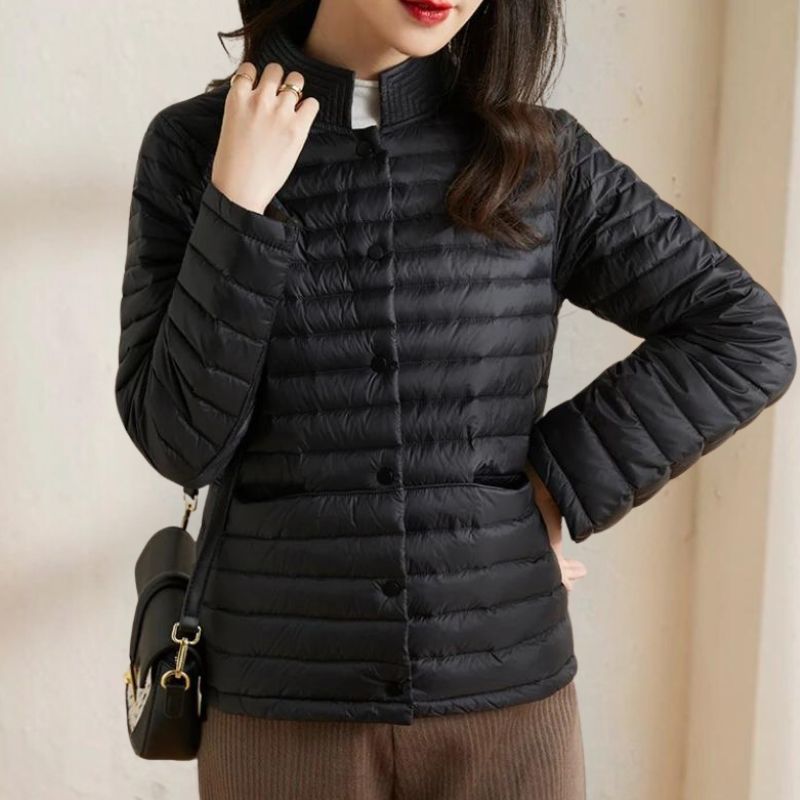 Stylische, leichte Damen-Steppjacke von Skylen