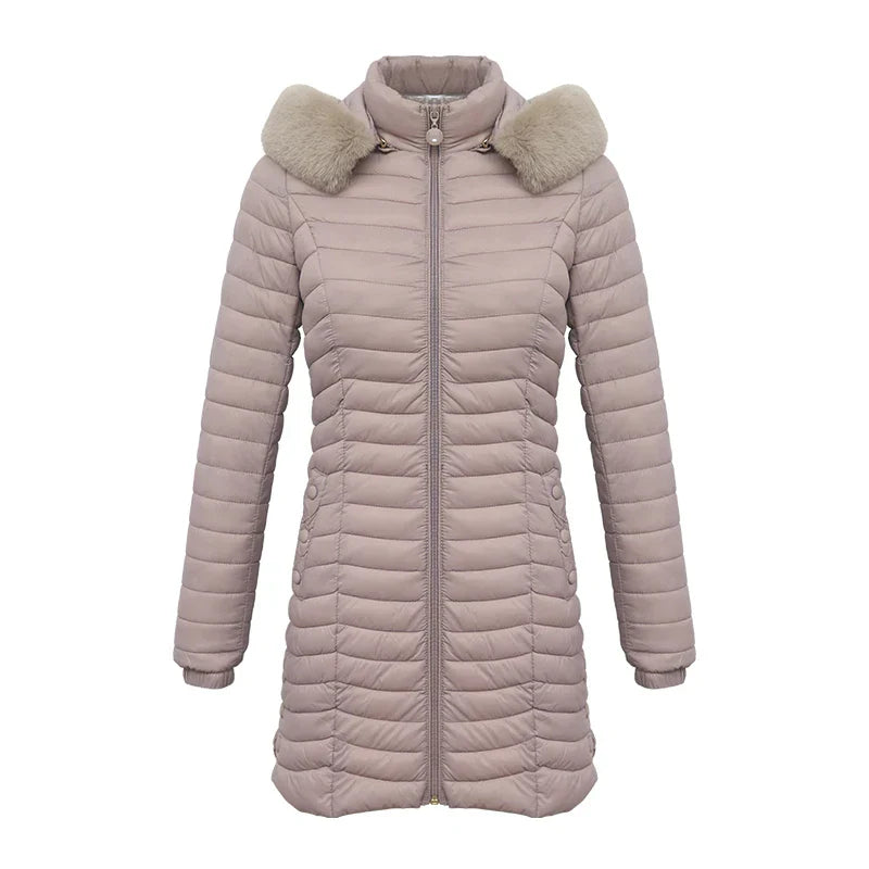 Stilzeits | Slim Fit Winter Puffer Jacke mit Pelzkapuze