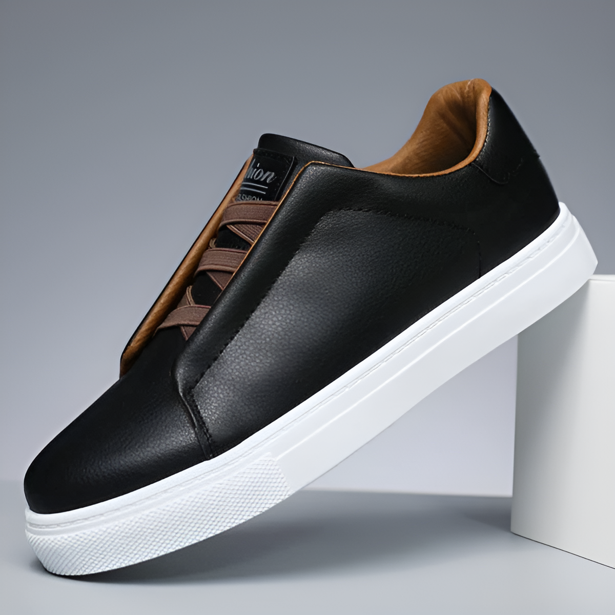 Herren Halbschuh-Sneakers - Minimalistisches Design mit Kontrastbesatz