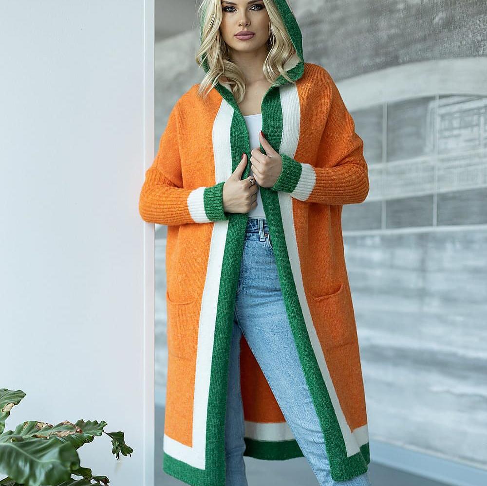 Stilzeits | Langer Strickcardigan mit Kapuze Weich und Stilvoll Kontrastdetails