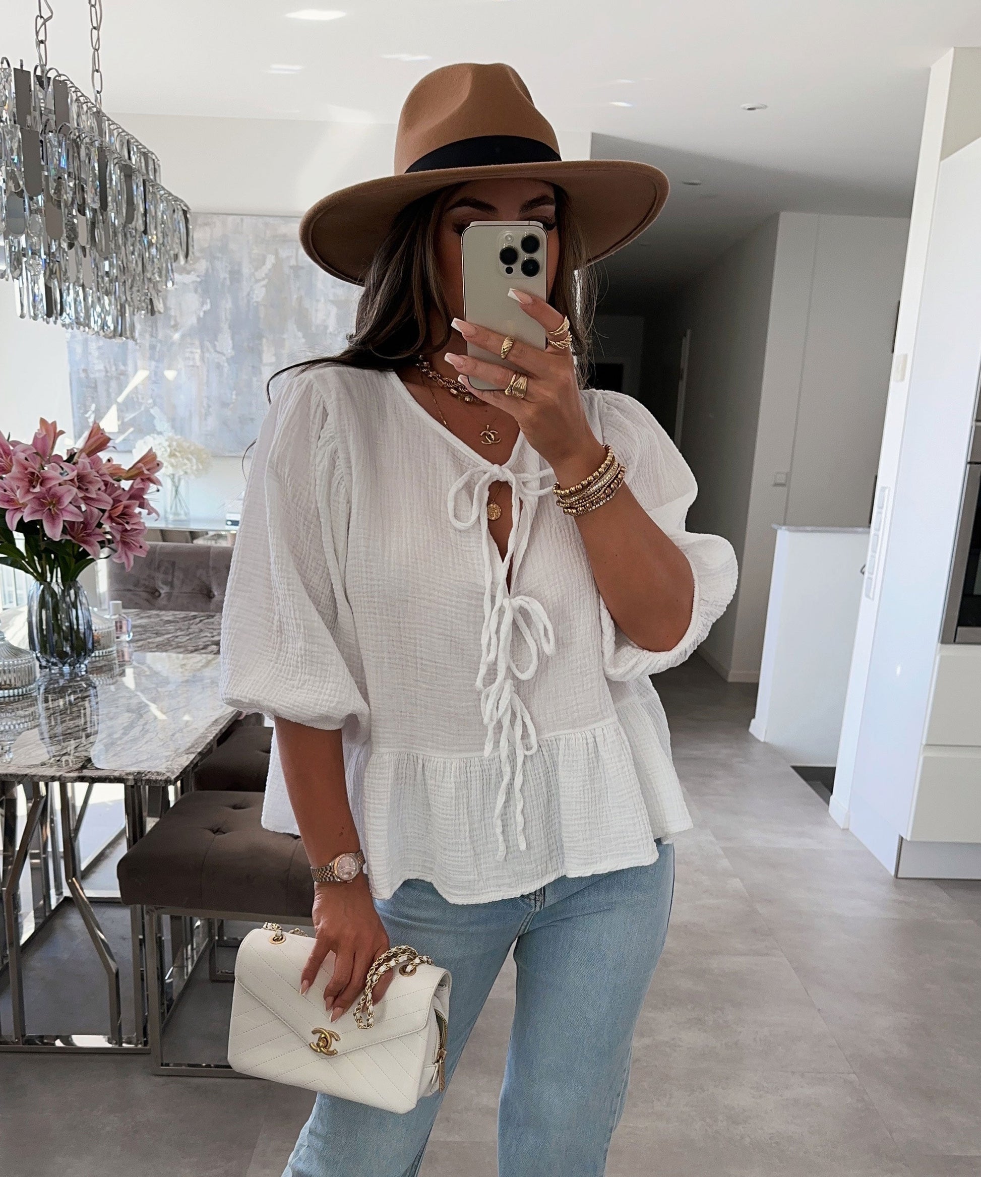 Weiße Bluse Guiah
 - Krohn-e