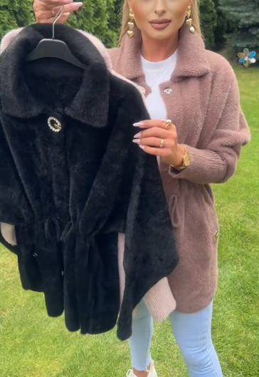 Stilzeits | Weitgeschnittene Plüschjacke mit Revers