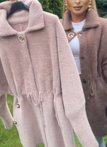 Stilzeits | Weitgeschnittene Plüschjacke mit Revers