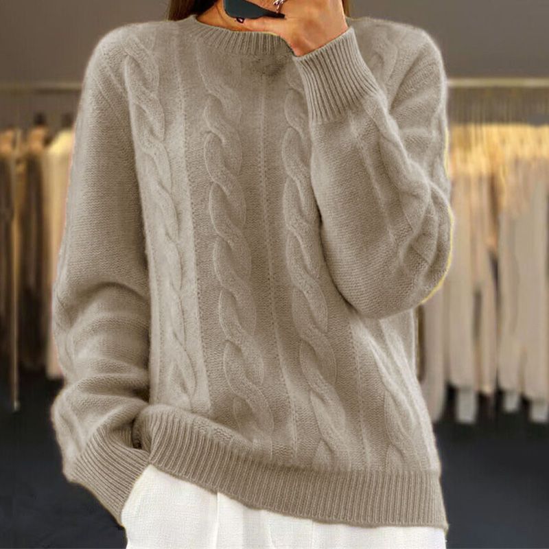 Valentina: Modern, warm knitted sweater