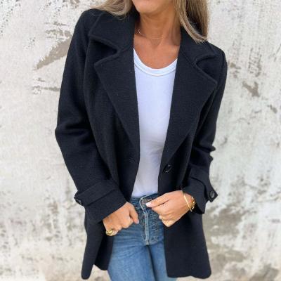 Stilzeits | Figurbewusste Jacke mit Knöpfen für Frauen