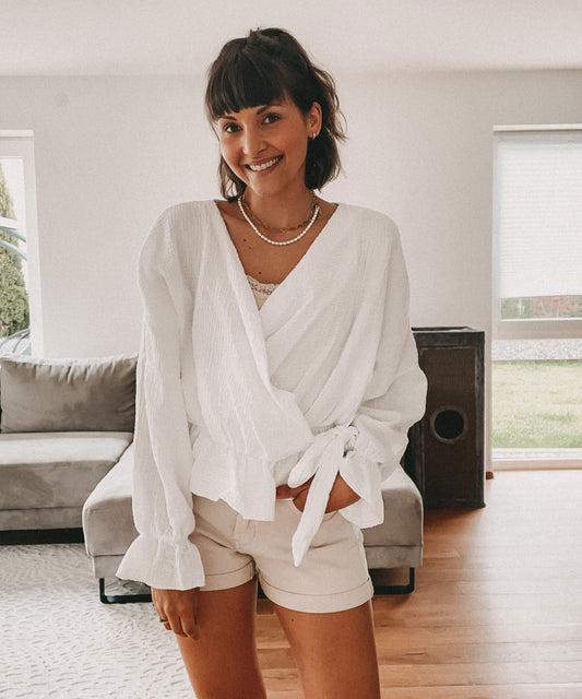 Weiße Bluse von Hyuhan
 - Krohn-e